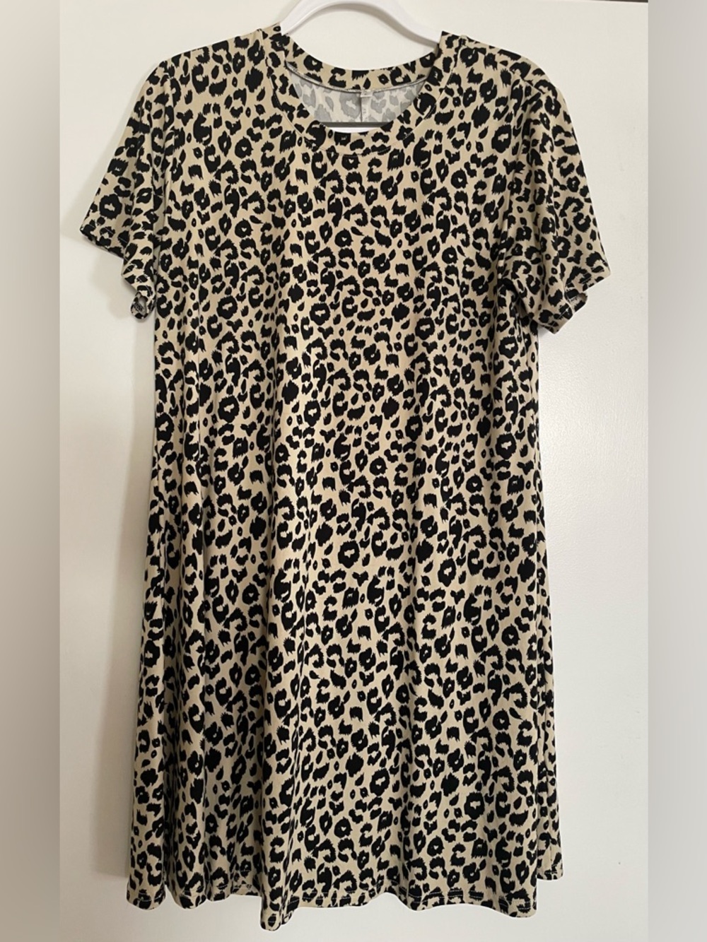 Women’s Molerani Short Sleeve Animal Print Knee Length Dress Large